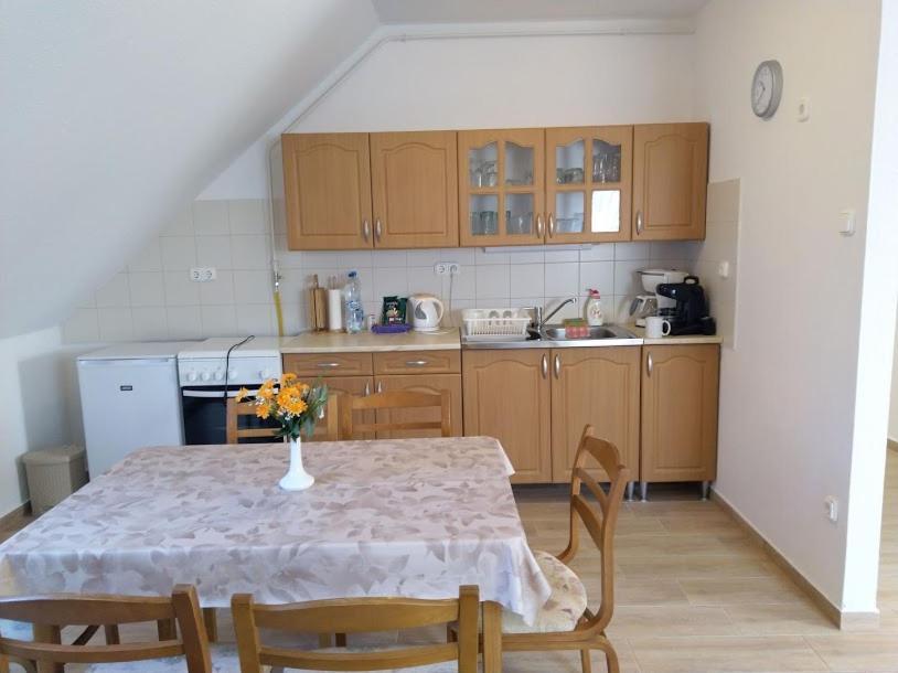Foeveny Apartman Балатонудвари Экстерьер фото